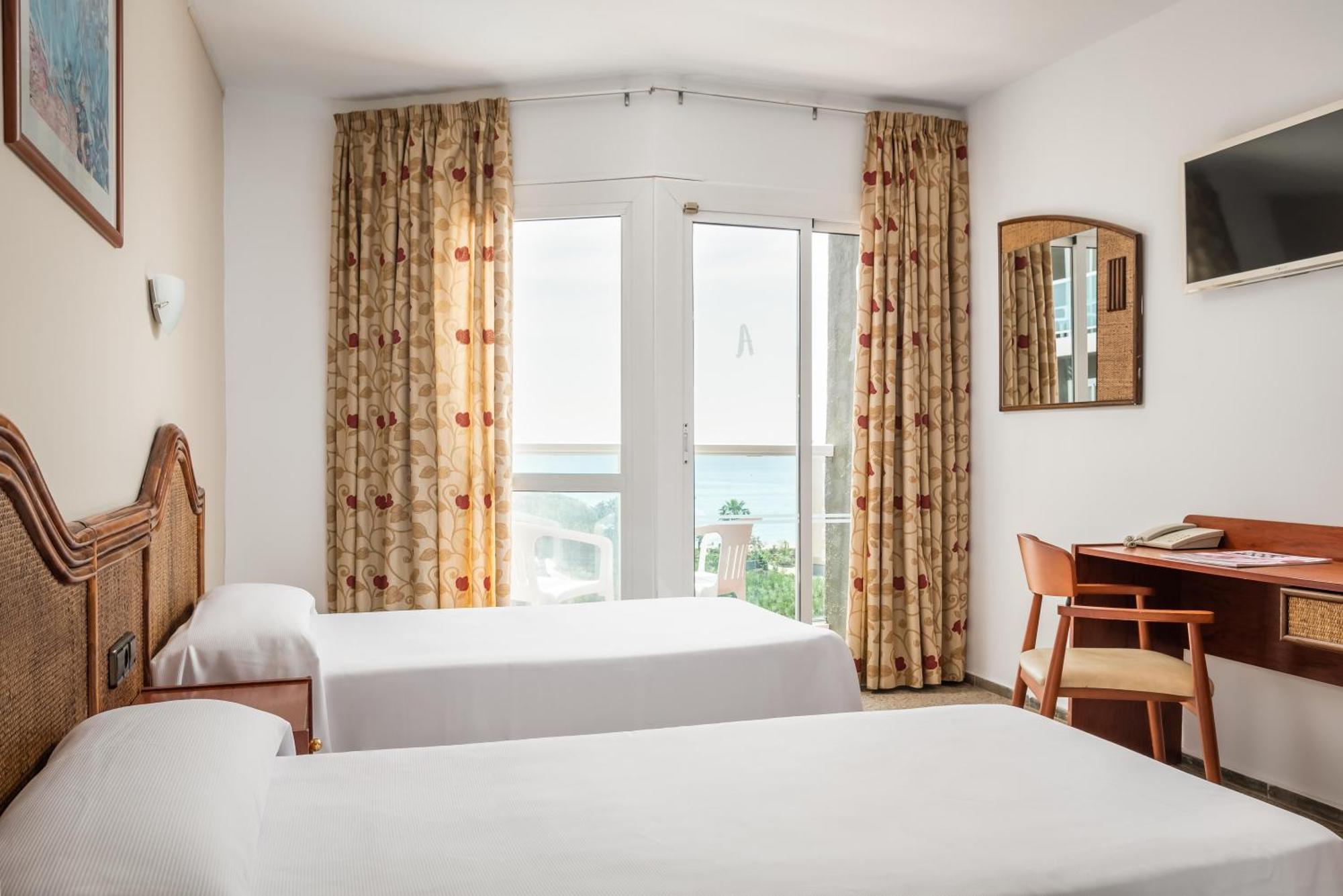 Hotel Cartago Nova By Alegria Malgrat de Mar Kültér fotó