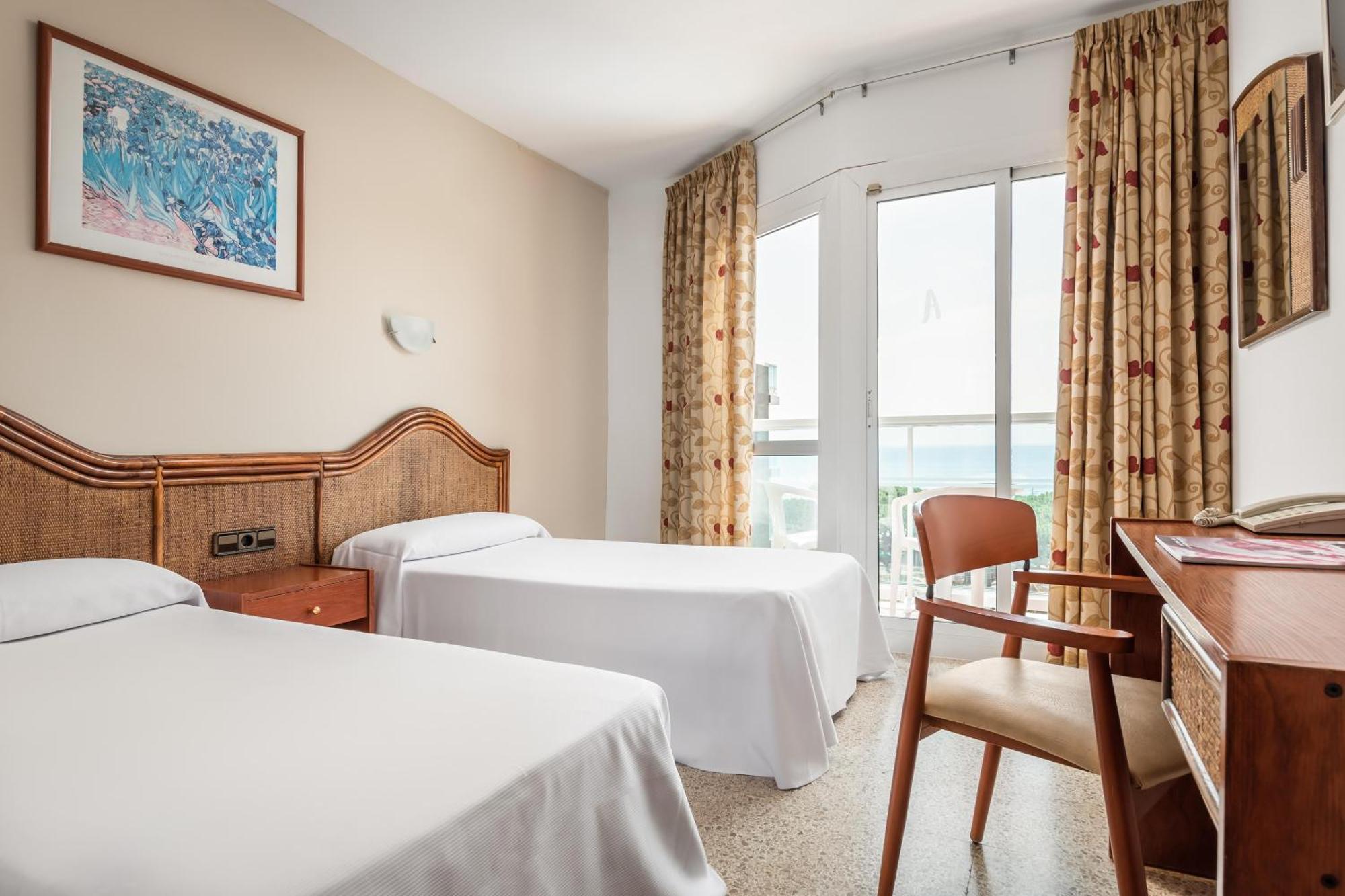 Hotel Cartago Nova By Alegria Malgrat de Mar Kültér fotó