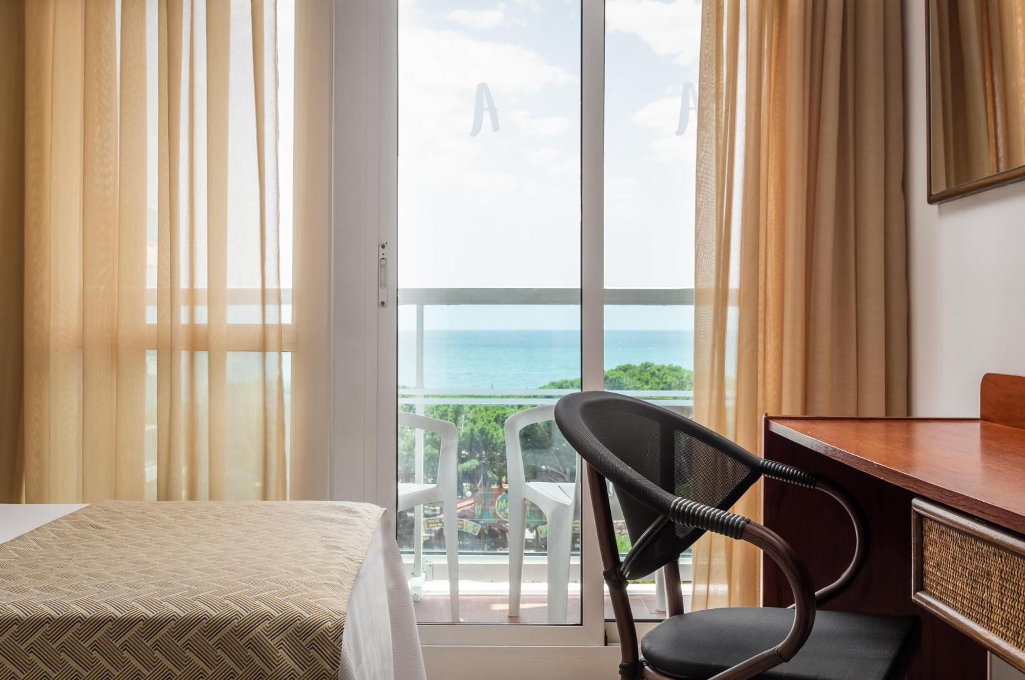 Hotel Cartago Nova By Alegria Malgrat de Mar Kültér fotó